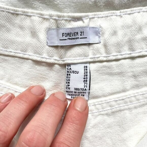 Forever 21 NWT White Concert Shorts Mid-Rise Slim Fit Cotton women's Size W28 - Picture 5 of 10